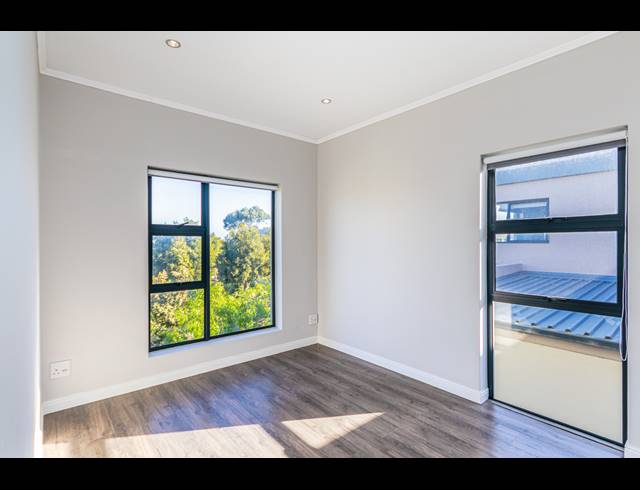 3 BEDROOM FREEHOLD FOR SALE IN SAGEWOOD